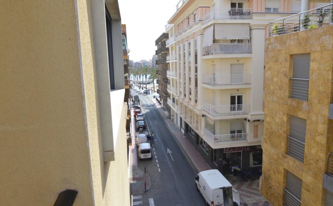 Herverkoop - Appartement -
Torrevieja - Playa del Cura