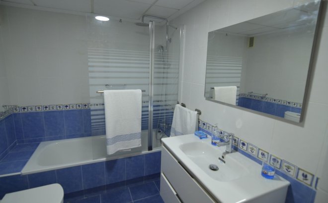 Herverkoop - Appartement -
Torrevieja - Playa del Cura