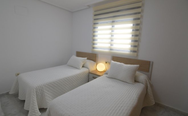 Herverkoop - Appartement -
Torrevieja - Playa del Cura