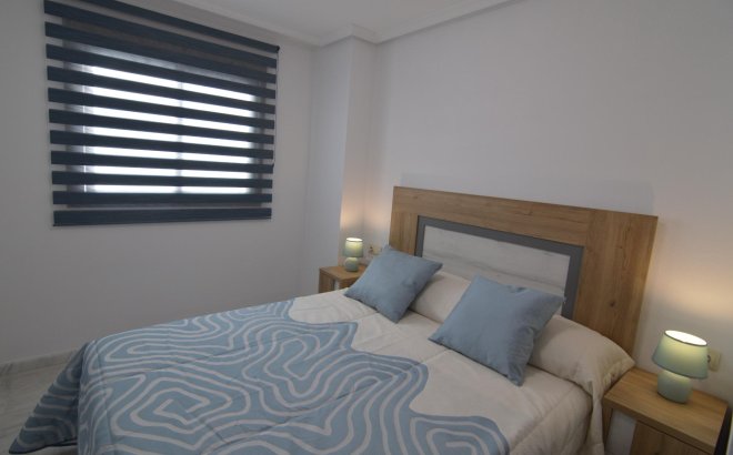 Herverkoop - Appartement -
Torrevieja - Playa del Cura