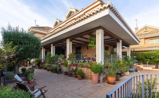 Resale - Villa -
Torrevieja - La Veleta