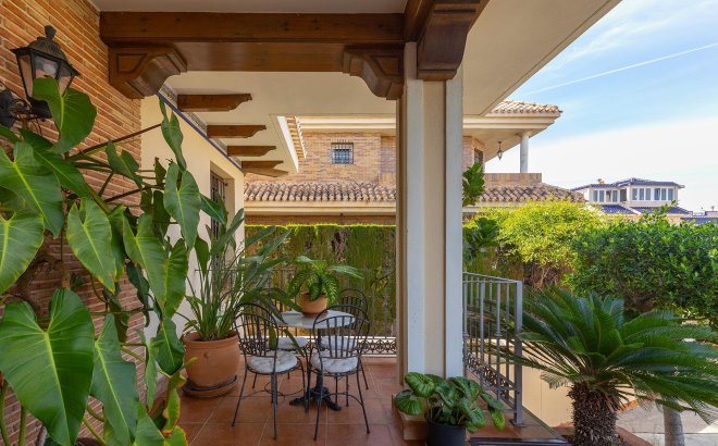 Resale - Villa -
Torrevieja - La Veleta