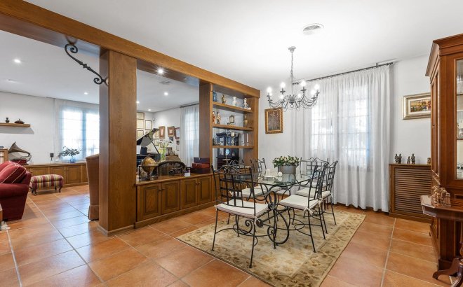 Resale - Villa -
Torrevieja - La Veleta