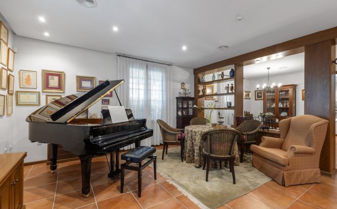 Resale - Villa -
Torrevieja - La Veleta