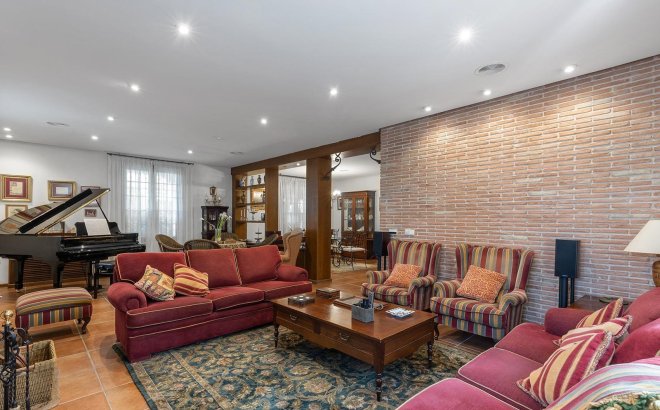 Resale - Villa -
Torrevieja - La Veleta