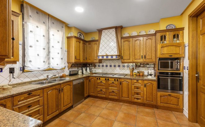 Resale - Villa -
Torrevieja - La Veleta