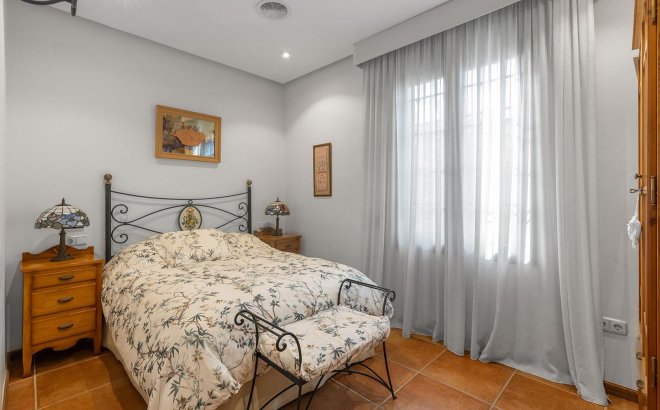 Resale - Villa -
Torrevieja - La Veleta