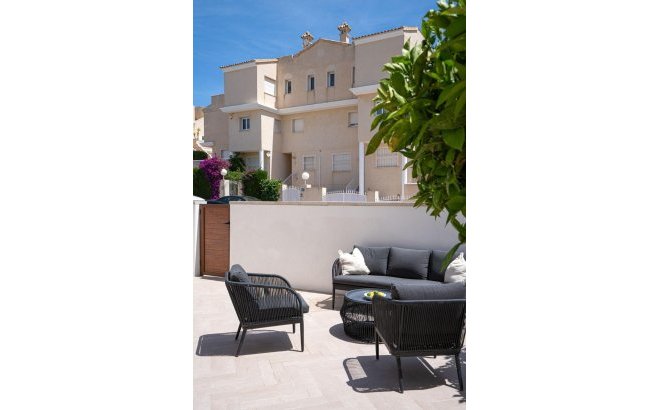 Resale - Semi Detached -
Orihuela Costa - Los Almendros-la Florida