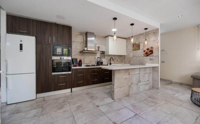 Resale - Town House -
Torrevieja - Centro