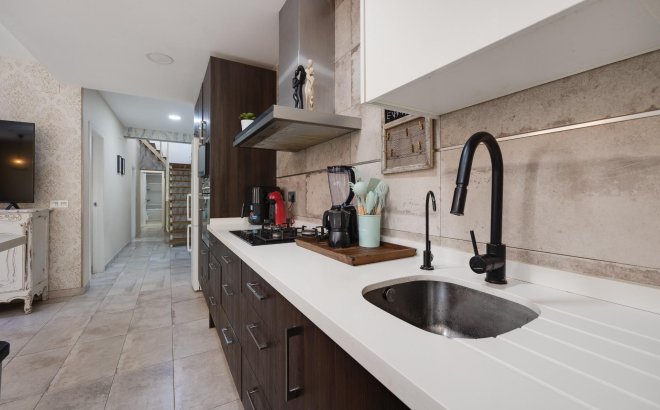 Resale - Town House -
Torrevieja - Centro