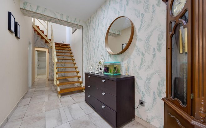 Resale - Town House -
Torrevieja - Centro