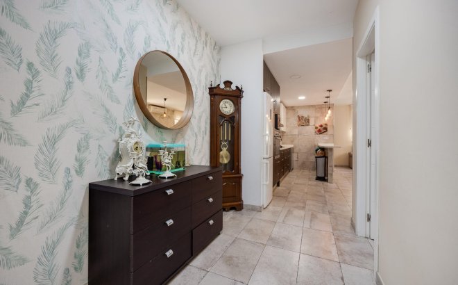 Resale - Town House -
Torrevieja - Centro