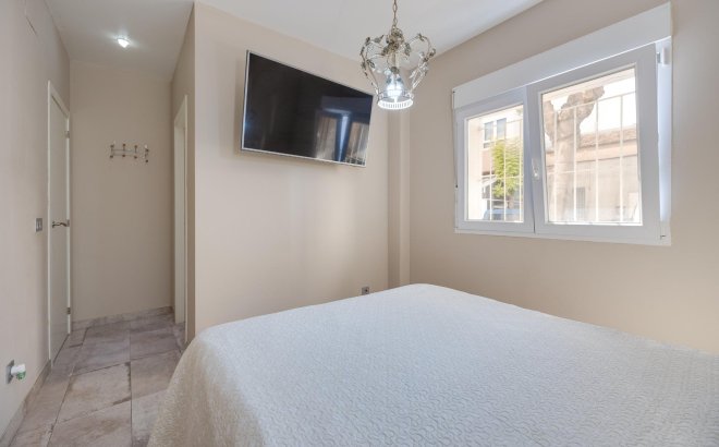 Resale - Town House -
Torrevieja - Centro