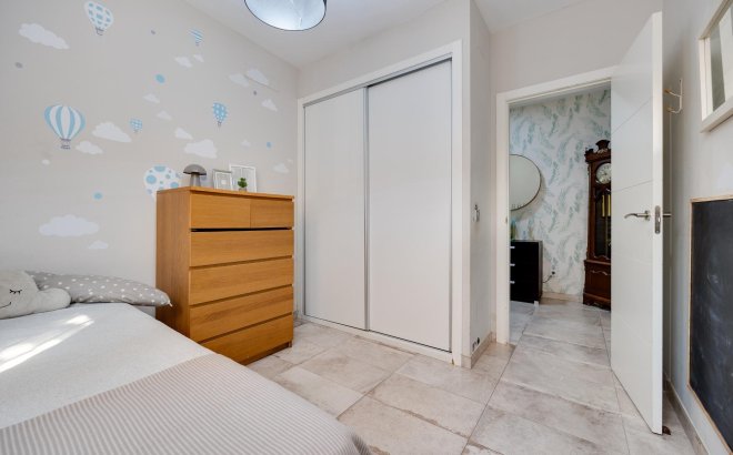 Resale - Town House -
Torrevieja - Centro