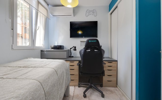 Resale - Town House -
Torrevieja - Centro