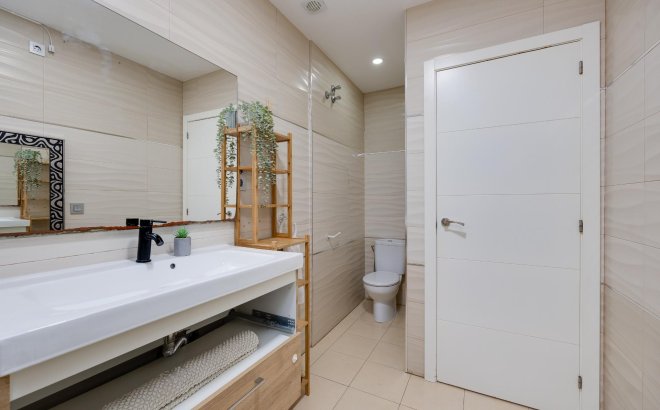 Resale - Town House -
Torrevieja - Centro