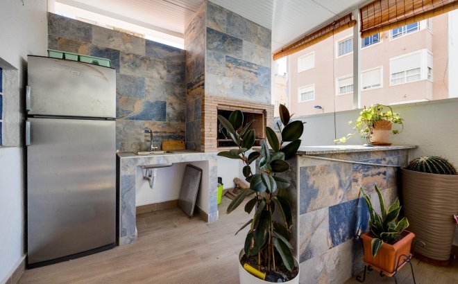 Resale - Town House -
Torrevieja - Centro
