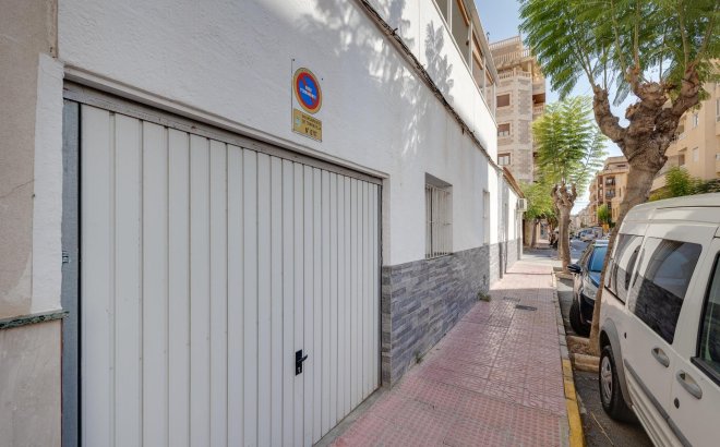 Resale - Town House -
Torrevieja - Centro
