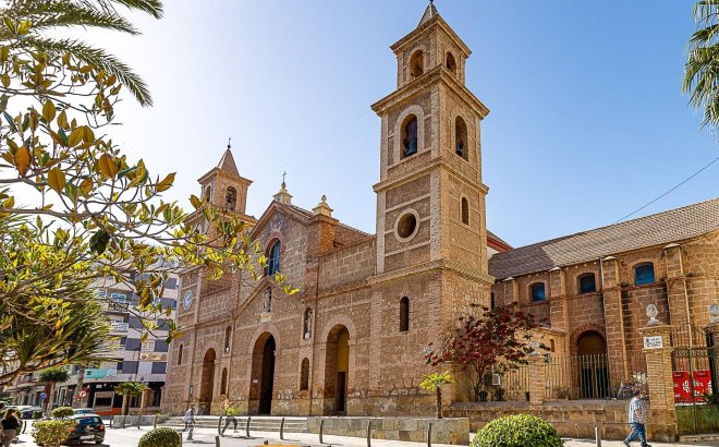 Resale - Town House -
Torrevieja - Centro