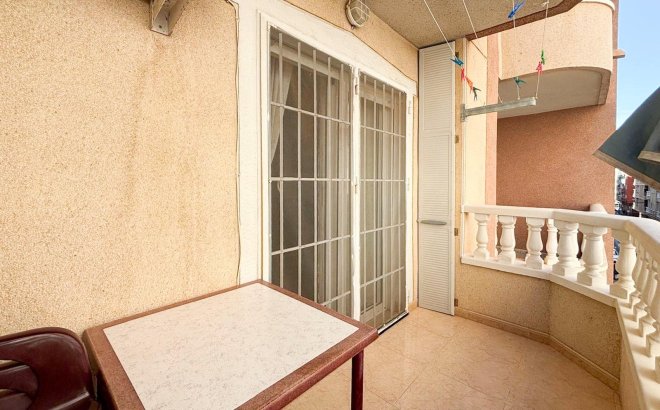 Resale - Apartment -
Torrevieja - Centro