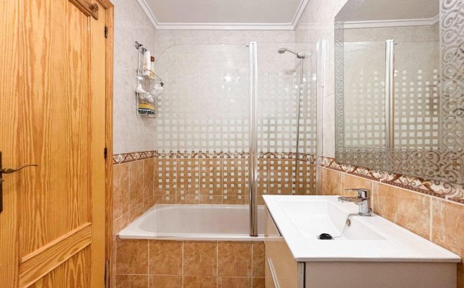 Resale - Apartment -
Torrevieja - Centro