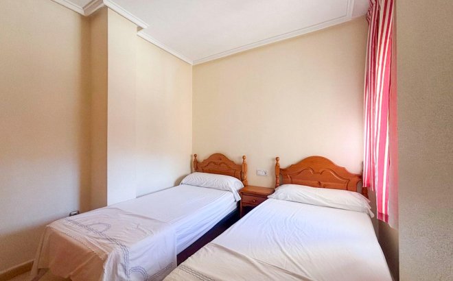 Resale - Apartment -
Torrevieja - Centro