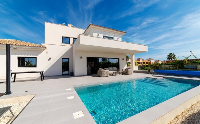 Resale - Villa -
Los Montesinos - Costa Blanca