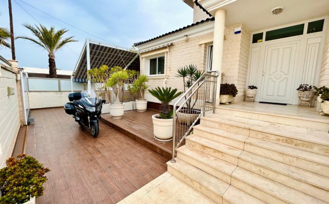 Revente - Villa -
Torrevieja - Costa Blanca