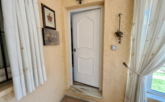 Resale - Villa -
El Chaparral - Inland