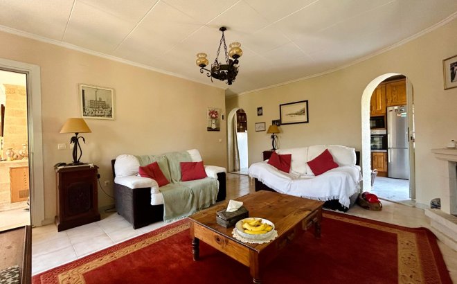 Resale - Villa -
El Chaparral - Inland