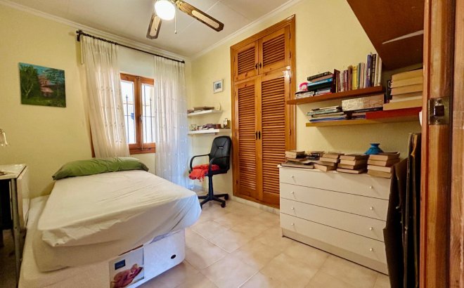 Resale - Villa -
El Chaparral - Inland