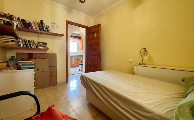 Resale - Villa -
El Chaparral - Inland