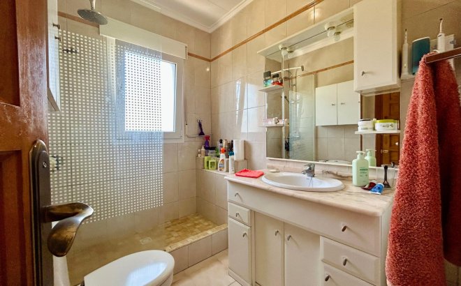 Resale - Villa -
El Chaparral - Inland