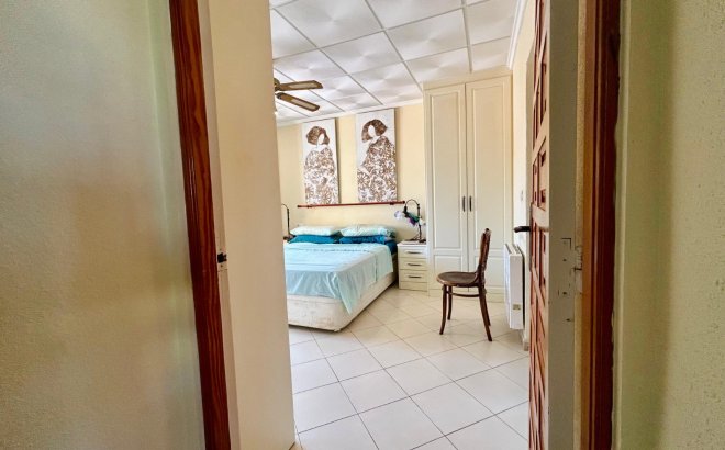 Resale - Villa -
El Chaparral - Inland