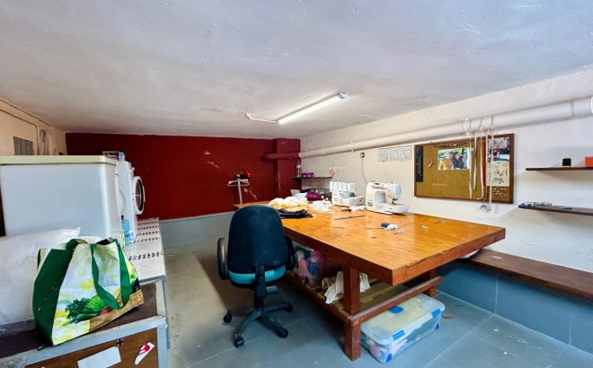 Resale - Villa -
El Chaparral - Inland