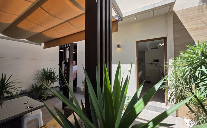 Resale - Villa -
Pilar de la Horadada - Zona Pueblo