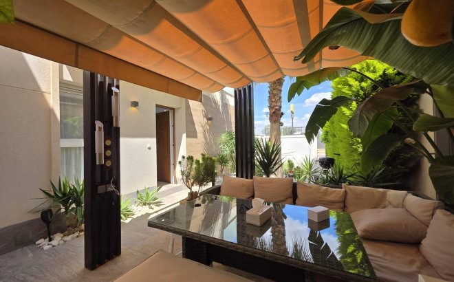 Resale - Villa -
Pilar de la Horadada - Zona Pueblo