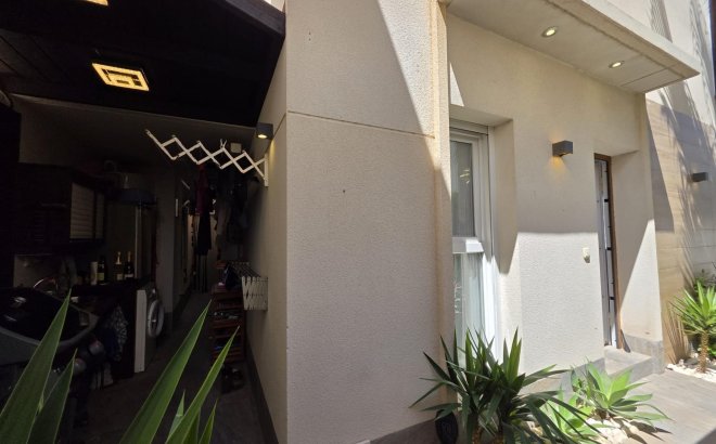 Resale - Villa -
Pilar de la Horadada - Zona Pueblo