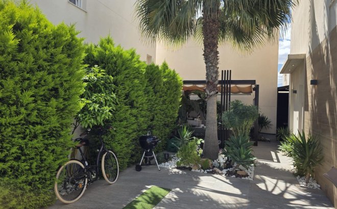 Resale - Villa -
Pilar de la Horadada - Zona Pueblo