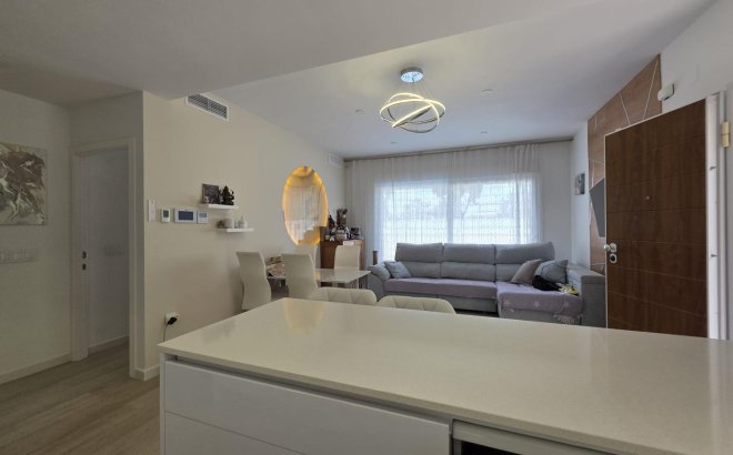 Resale - Villa -
Pilar de la Horadada - Zona Pueblo