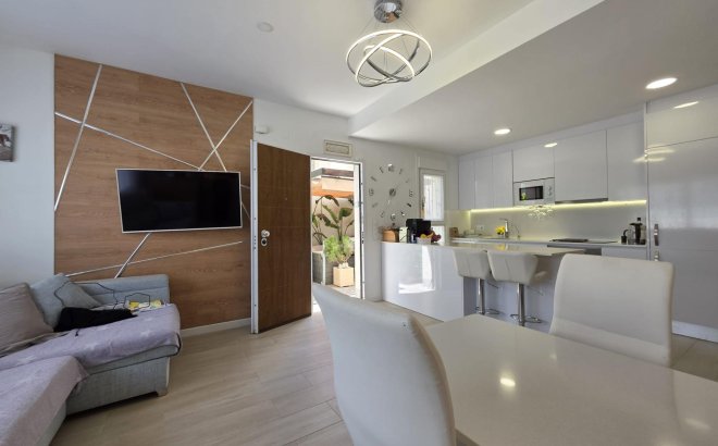 Resale - Villa -
Pilar de la Horadada - Zona Pueblo