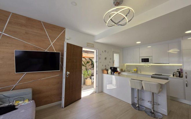 Resale - Villa -
Pilar de la Horadada - Zona Pueblo