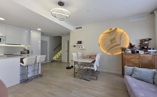 Resale - Villa -
Pilar de la Horadada - Zona Pueblo