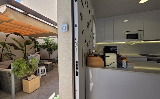 Resale - Villa -
Pilar de la Horadada - Zona Pueblo