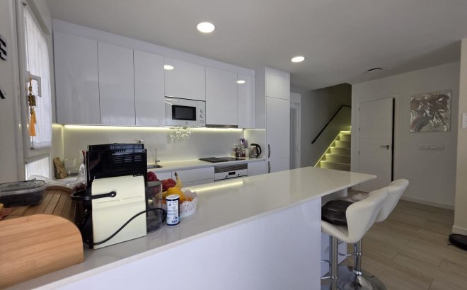 Resale - Villa -
Pilar de la Horadada - Zona Pueblo