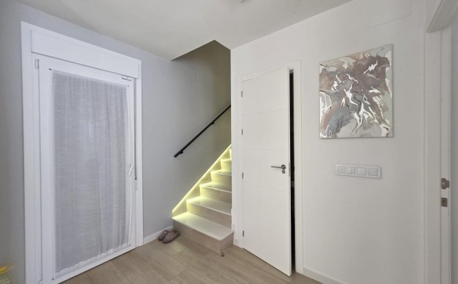 Resale - Villa -
Pilar de la Horadada - Zona Pueblo