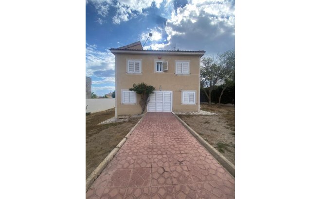 Revente - Villa -
Los Balcones - Costa Blanca