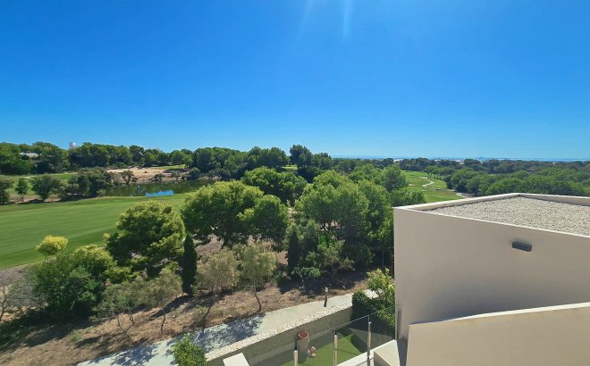 Resale - Penthouse -
Lo Romero Golf - Inland