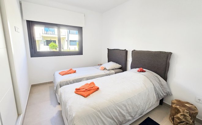 Resale - Penthouse -
Lo Romero Golf - Inland