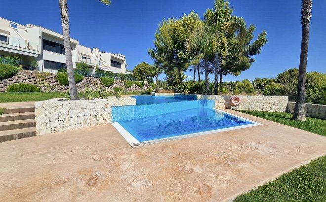 Resale - Penthouse -
Lo Romero Golf - Inland